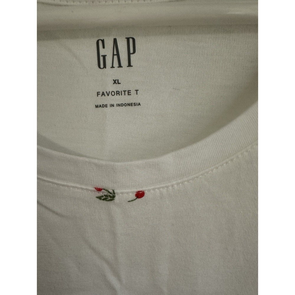 Gap T Shirt Womens XL White Red Cherries Cotton V Neck Everyday New - Picture 3 of 7